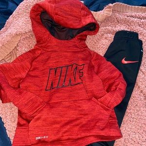 Nike toddler hoodie and jogger set